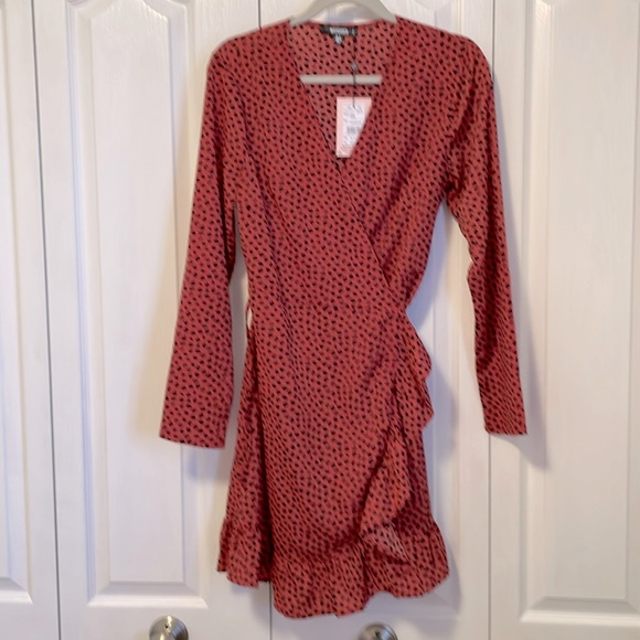 Misguided ruffle dress size 8 NWT - Picture 1 of 4